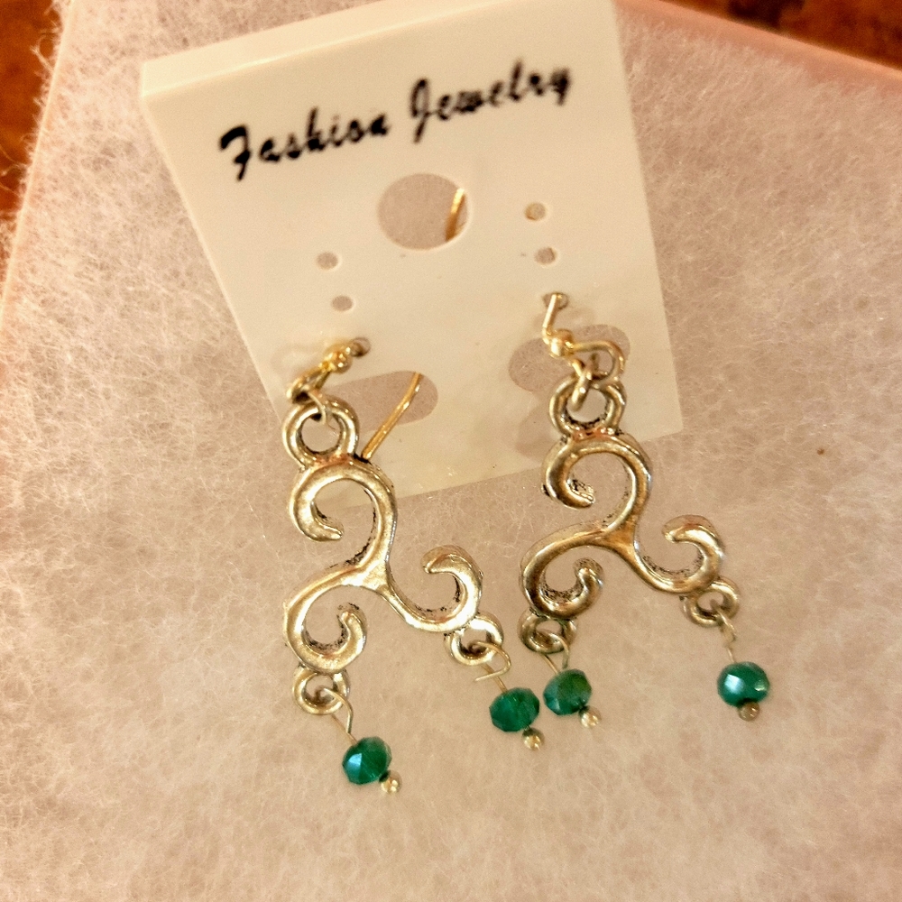 DANCING SILVER OCEAN BLUE CRYSTAL SILVER EARRINGS